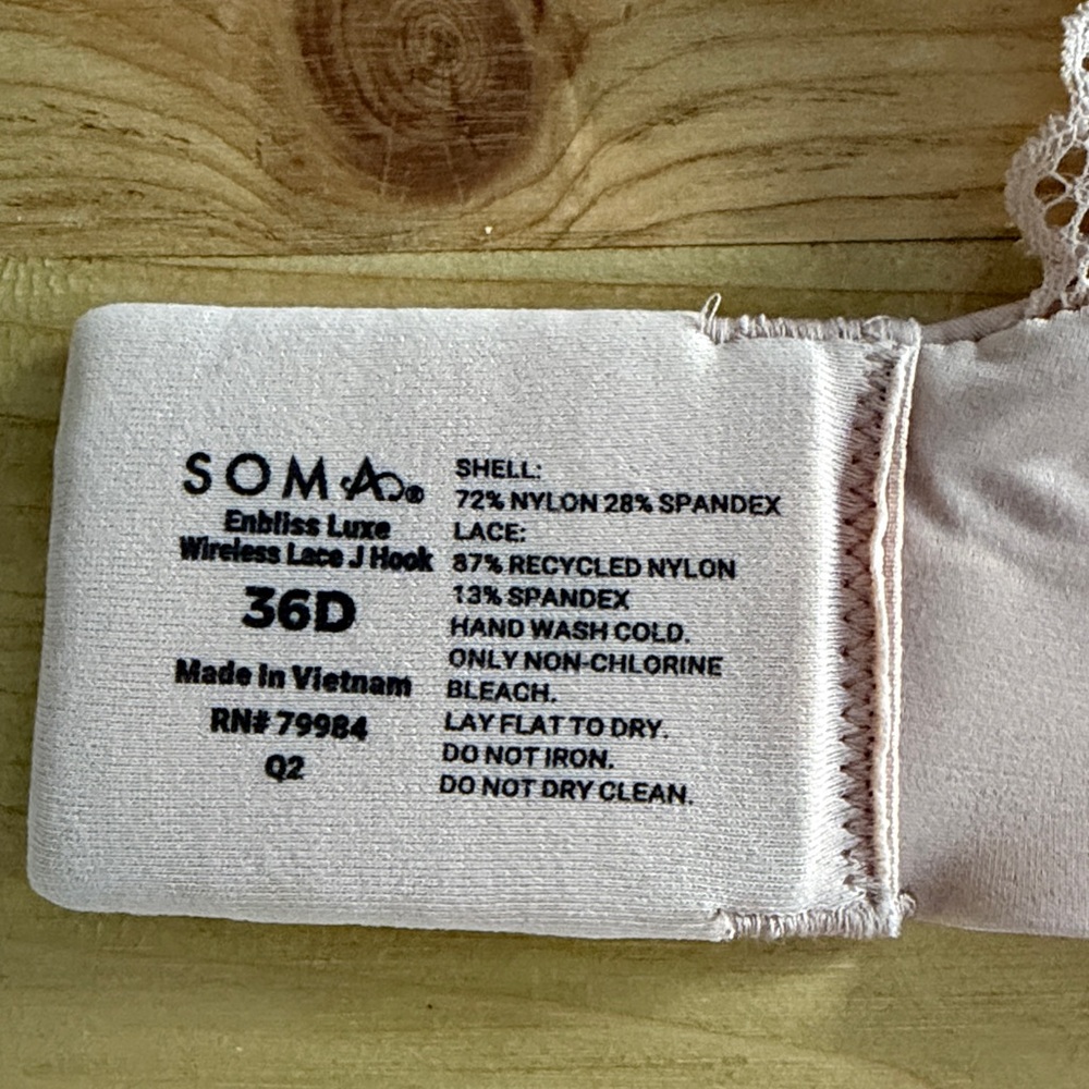 Soma Embliss Luxe Wireless Lace J Hook Bra Size 36D EXCELLENT CONDITION Blush - Picture 6 of 9